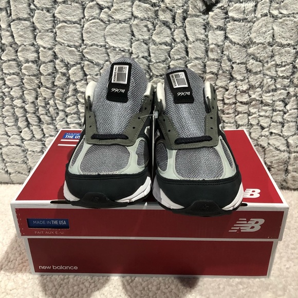 New Balance 990 'Silver Mink' Athletic Shoes - Picture 3 of 5